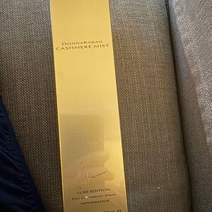 Donna Karan Cashmere Mist Eau de Parfum fragrance